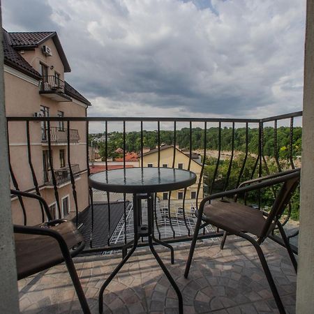 Apartments U Ratushi Камианец-Подилский Екстериор снимка