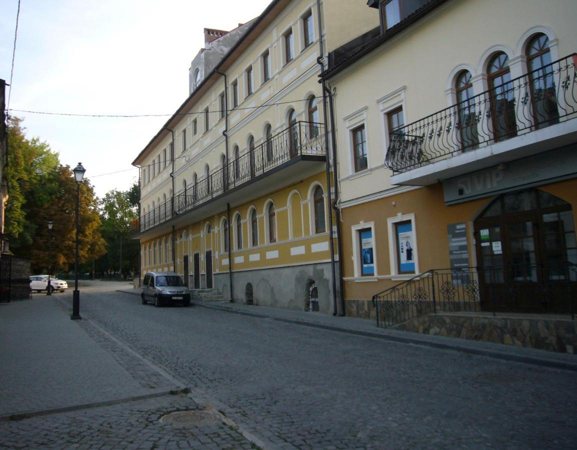 Apartments U Ratushi Камианец-Подилский Екстериор снимка