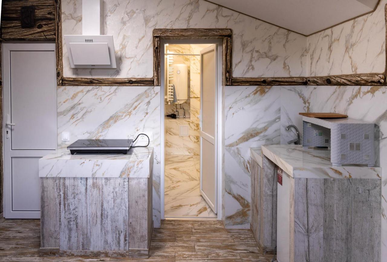 Apartments U Ratushi Камианец-Подилский Екстериор снимка