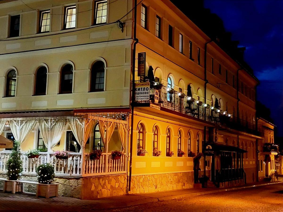 Apartments U Ratushi Камианец-Подилский Екстериор снимка