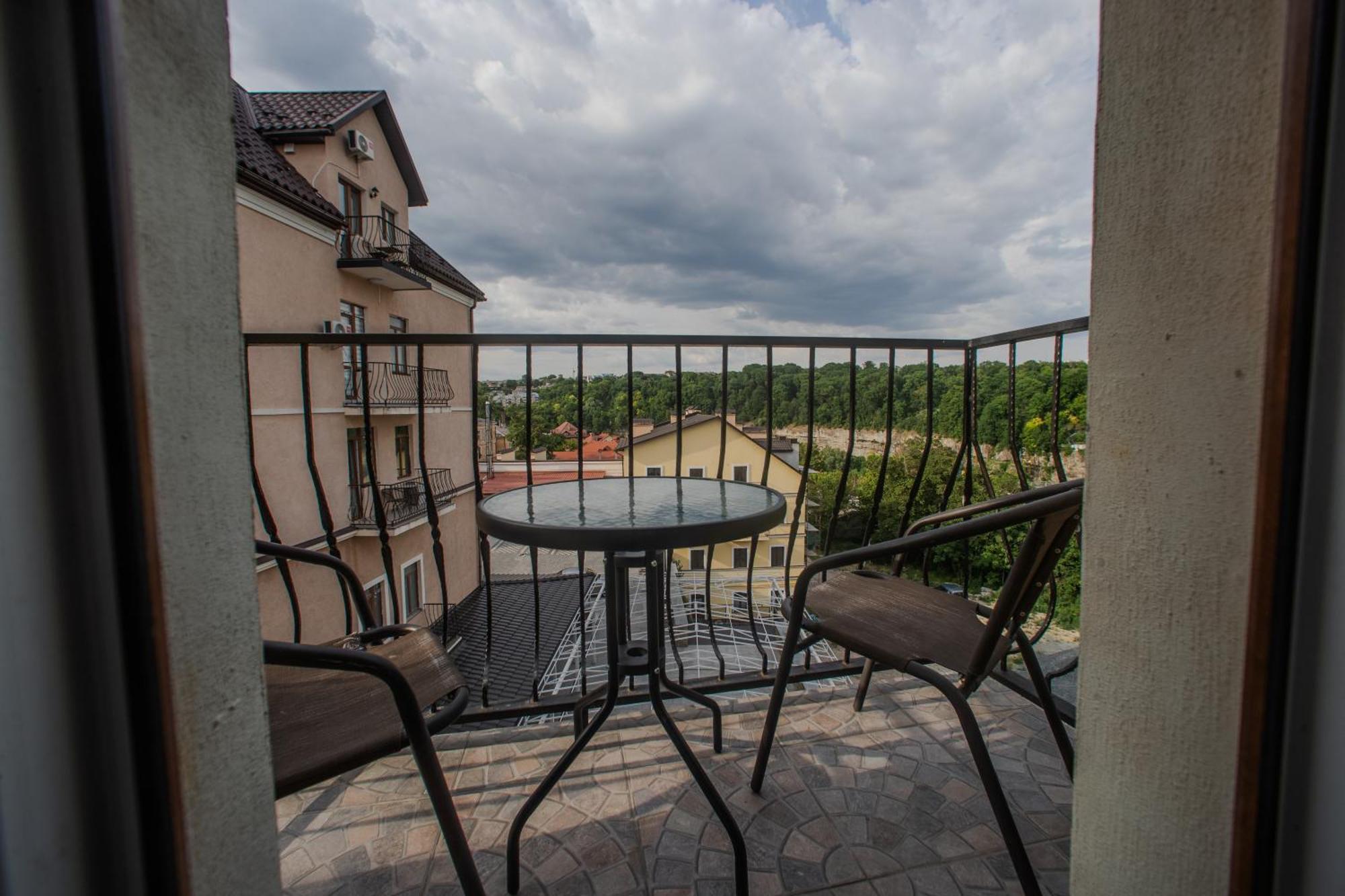 Apartments U Ratushi Камианец-Подилский Екстериор снимка